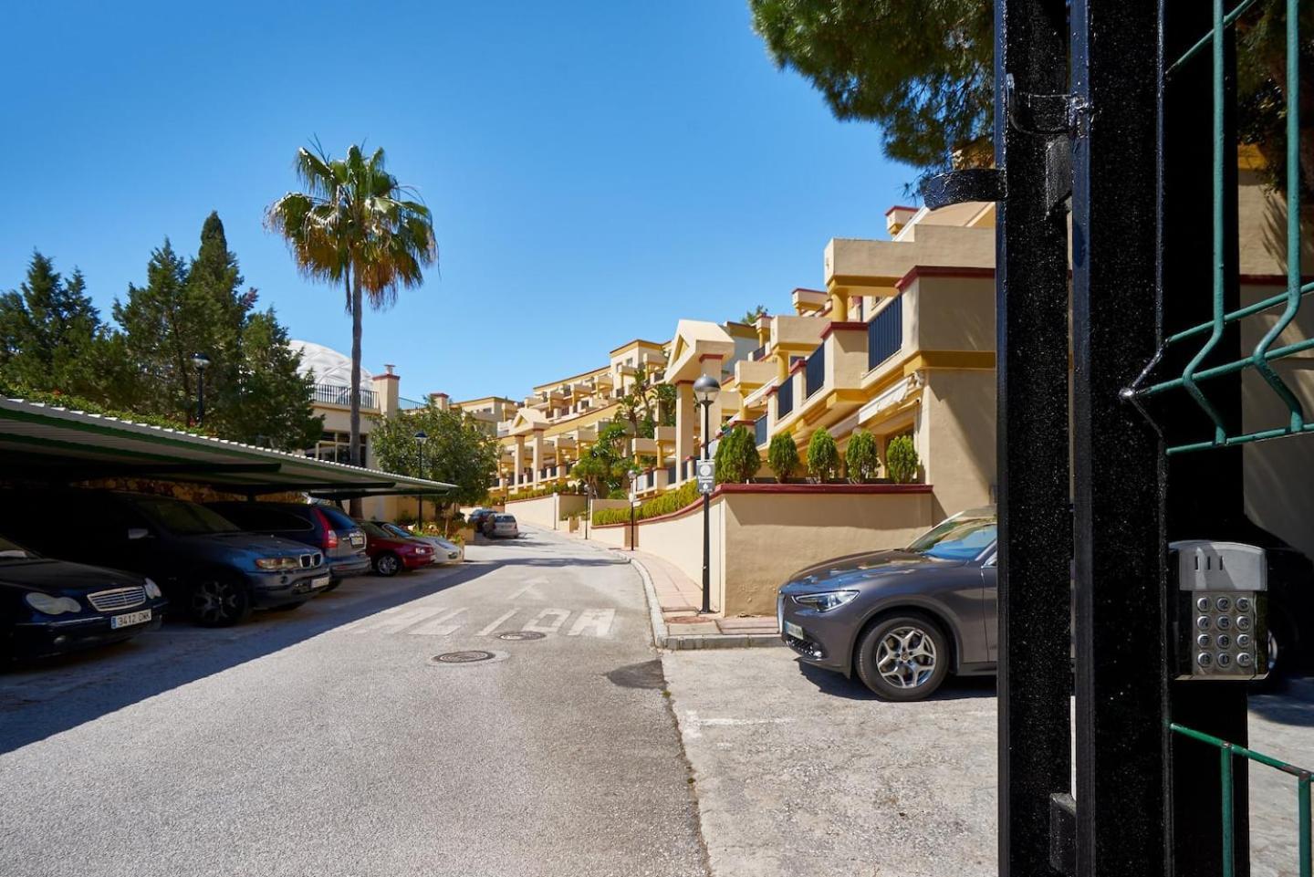Oleholidays 601 Romana Playa Junto Al Mar Apartment Marbella